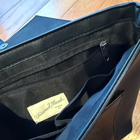 Universal Thread Backpack - Picture 5 of 8